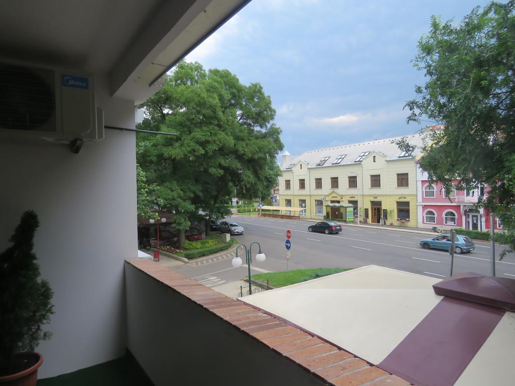 Hajdúszoboszló Szofi Apartman מראה חיצוני תמונה